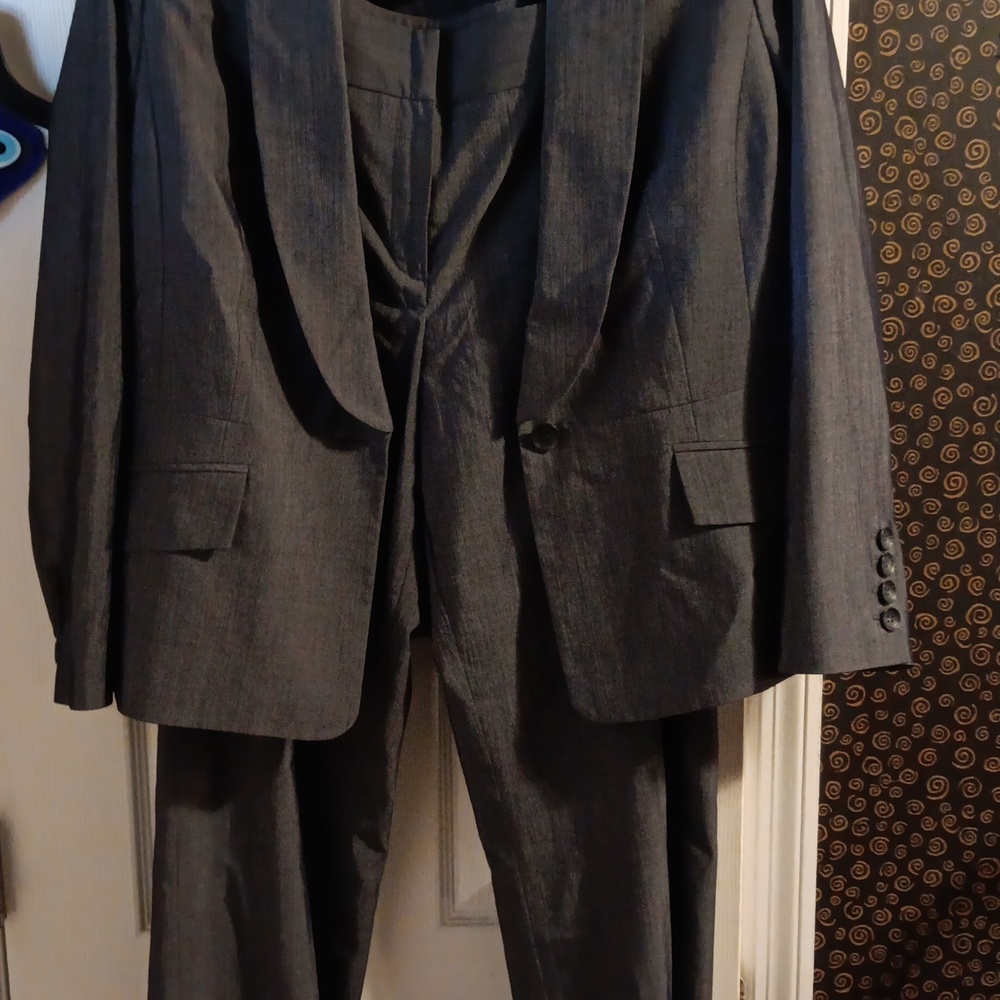 Jones New York Women's Gray Pantsuit - Picture 3 of 5
